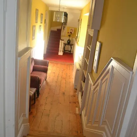Holiday home Mishells House,