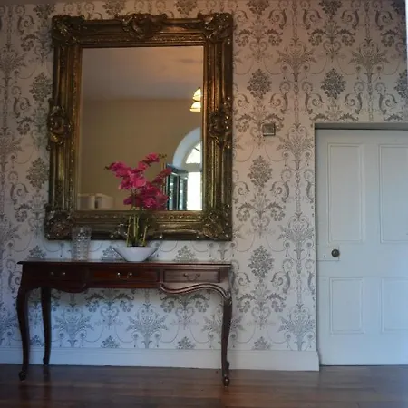 Mishells House, Holiday home