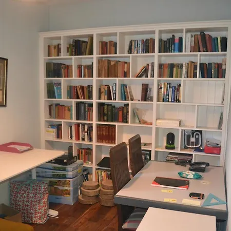 בית נופש Mishells House, *
