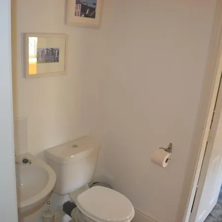 בית נופש Mishells House, *
