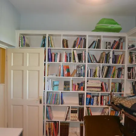 Mishells House, * קורק