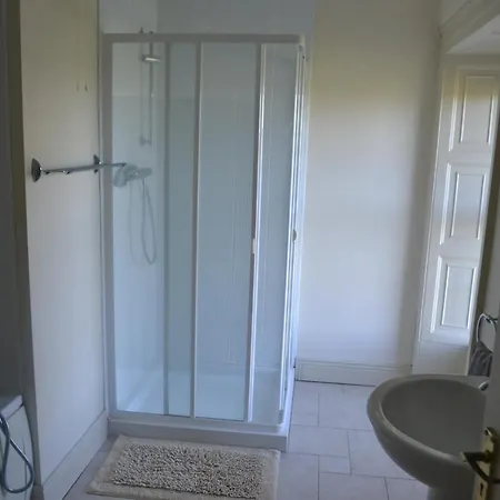 בית נופש Mishells House, *
